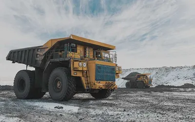 The 5 Largest and Strongest Dump Trucks in the World